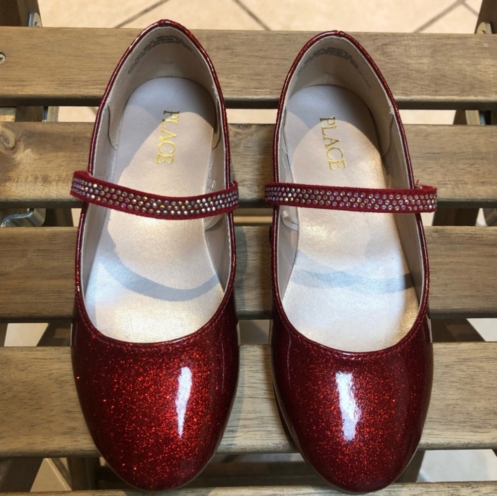 The Children's Place Shoes Size 1 little girls.